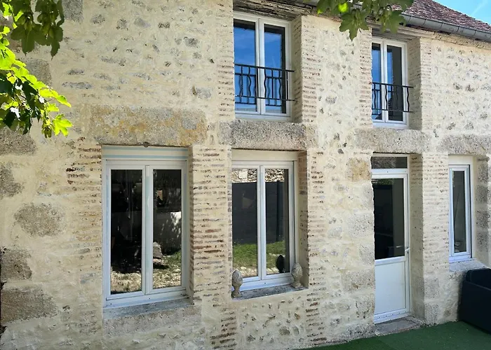 Jolie Maison Avec Jardin Prive Dans Le Centre Ville De Briare